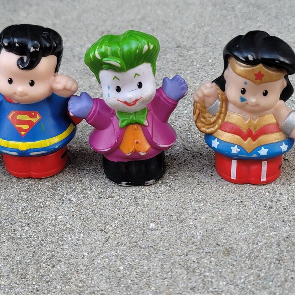 Fisher Price Little People DC Superheroes Toy Bundle - Picture 2 of 7